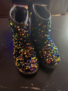 SHEIN Black Kids Sequin Boots with Holographic Sparkle